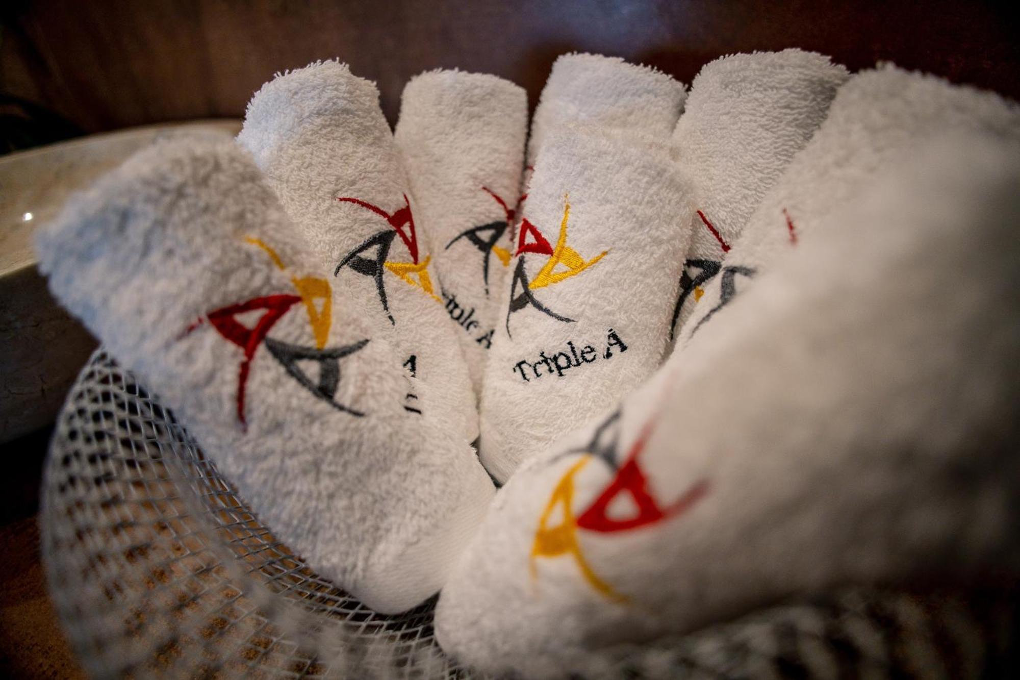 Triple A - Chic & Elegant By The Market - Free Parking! Афины Экстерьер фото